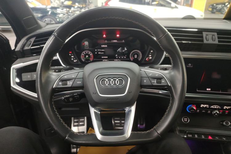 Used Audi Q3 2024 40 TFSI RS Package Performance Model
