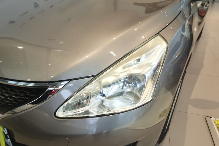 Used Nissan Tiida 2014 1.6L CVT Comfort Model
