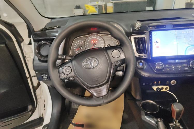 Used Toyota RAV4 2015 2.5L Automatic 4x4 Elite Edition
