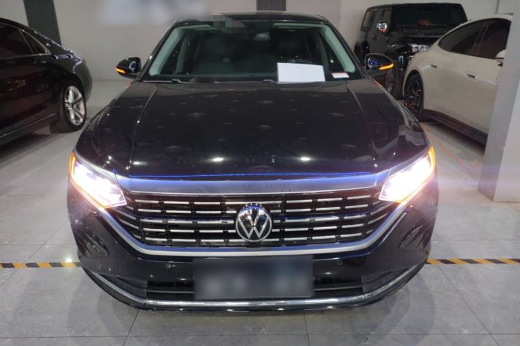 Used Volkswagen Passat 2022 330TSI Elite Edition Custom Version
