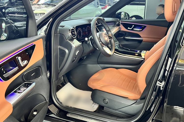 Used Mercedes-Benz GLC 2024 GLC 260 L 4MATIC Dynamic Edition 5-seater
