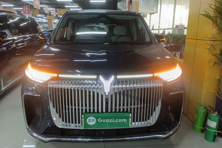 Used VOYAH Dream 2025 PHEV Four-Wheel Drive Prestige Kunpeng Edition
