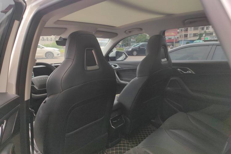 Used Roewe D5X DMH 2024 135 Tech Edition
