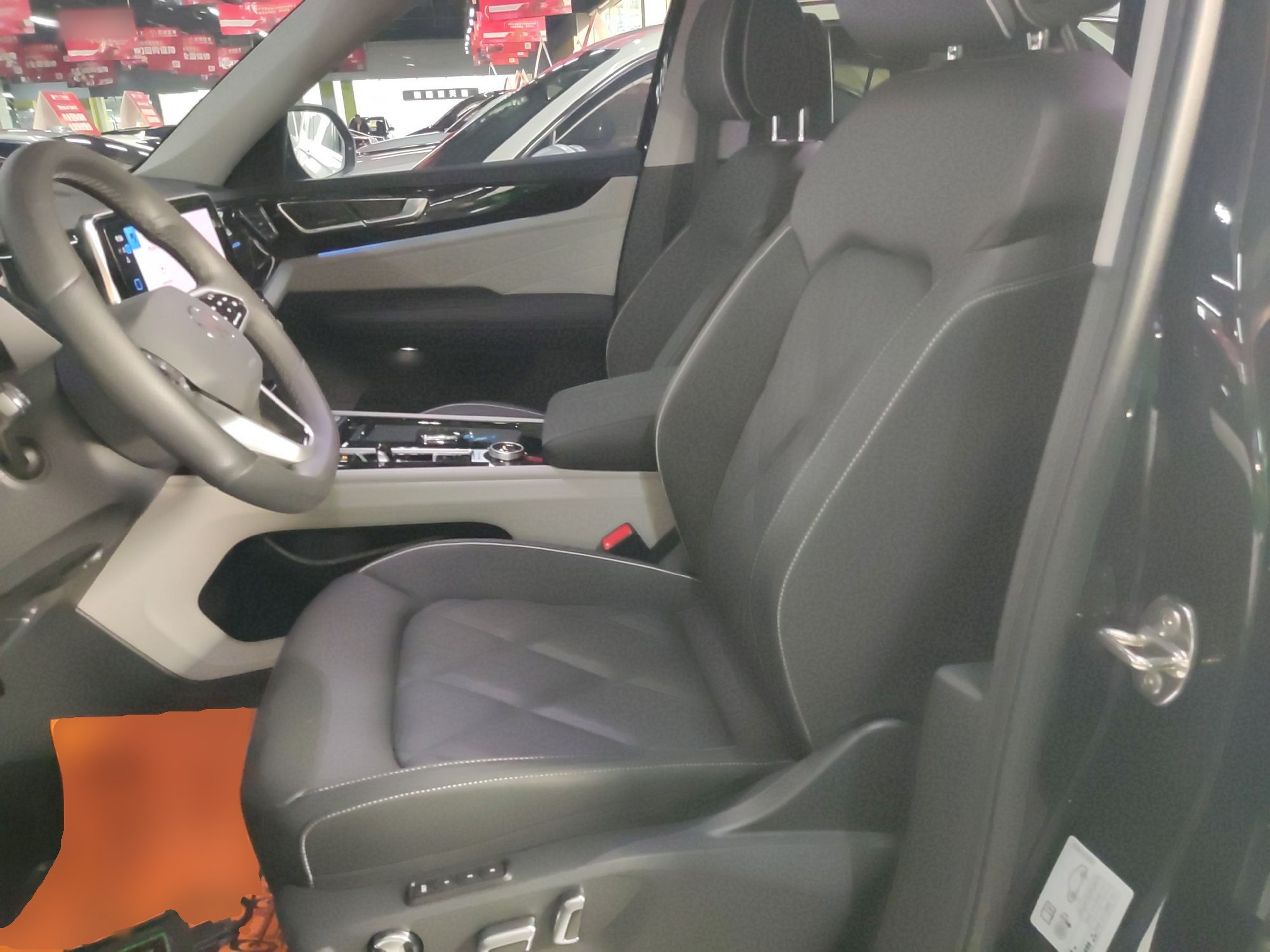 Переднее сиденье в автомобиле