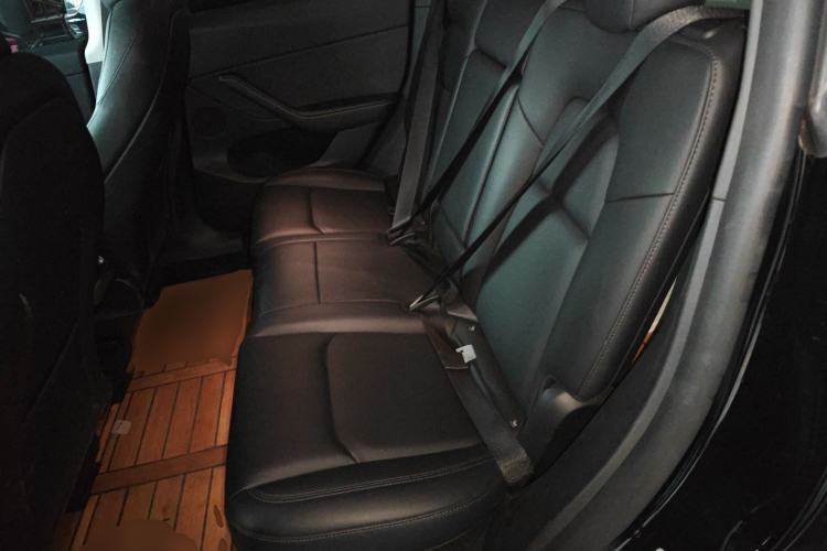 Used Tesla Model Y 2023 Rear-Wheel-Drive Version
