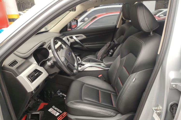 Used Geely Auto Emgrand X7 Sport 2020 1.8TD DCT Two-Wheel Drive Smart Connect 4G-Enabled Version
