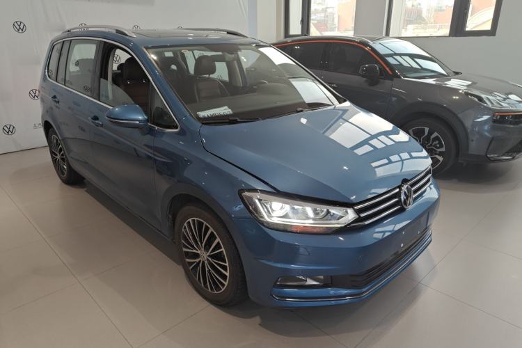 Used Volkswagen Touran 2016 Volkswagen Touran L 330TSI DSG Luxury Edition