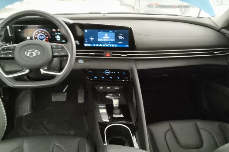 Used Hyundai Elantra 2021 1.5L CVT LUX Prestige Edition