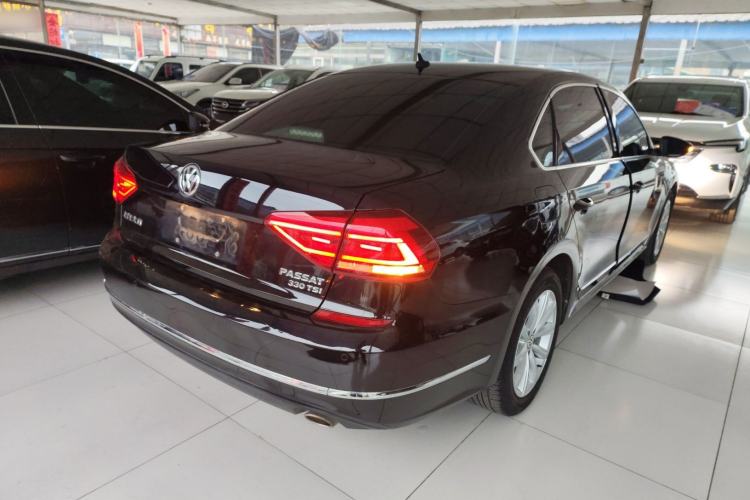 Used Volkswagen Passat 2017 330TSI DSG Luxury Edition
