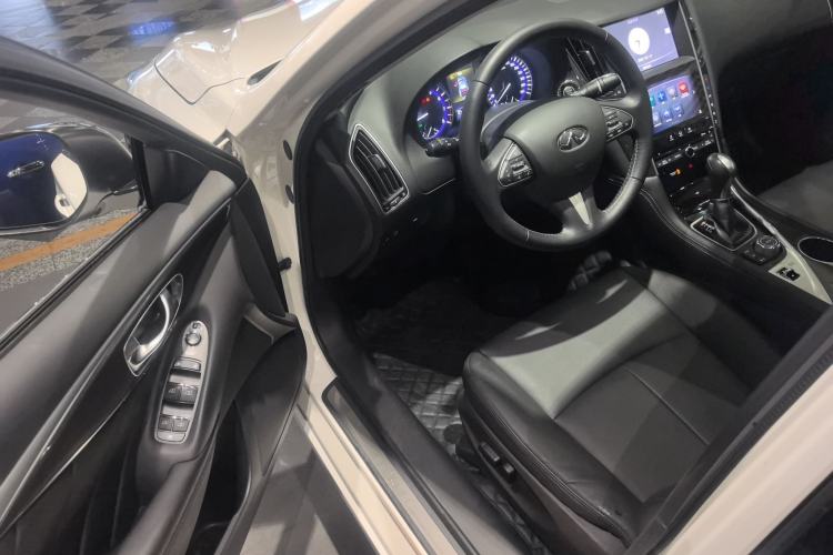 Used Infiniti Q50L 2016 2.0T Comfort Edition
