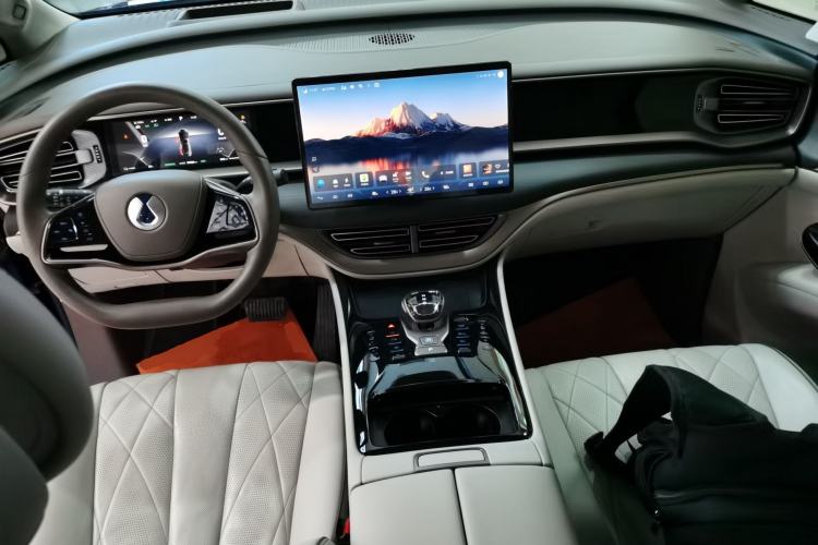 Used Denza D9 2022 DM-i 970 Four-Wheel Drive Flagship Model
