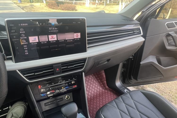 Used Volkswagen Tiguan L 2023 Restyled 330TSI Automatic Two-Wheel Drive R-Line Enhanced Comfort Version