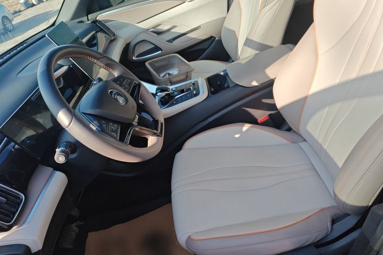 Used BYD Song Pro New Energy 2024 HONOR Edition DM-i 71KM Navigation Model
