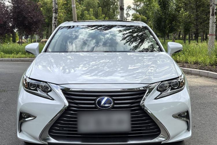 Used Lexus ES 2015 300h Comfort Edition
