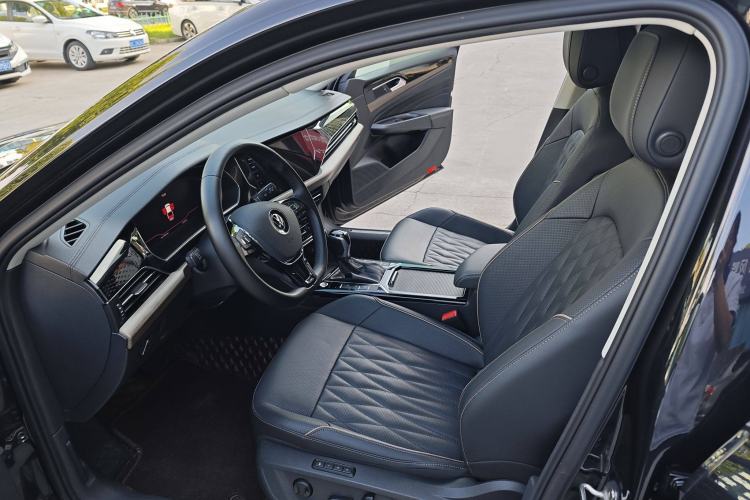 Used Volkswagen Passat 2021 330TSI Luxury Edition
