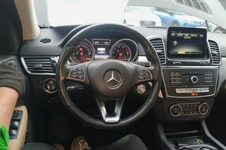 Used Mercedes-Benz GLE Coupe 2017 GLE 400 4MATIC Coupe SUV