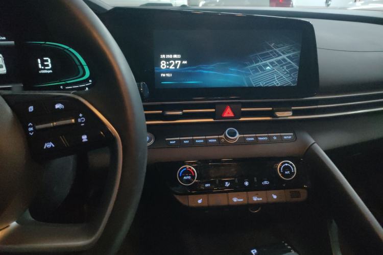 Used Hyundai Elantra 2023 1.5L CVT LUX Prestige Edition