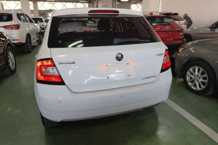 Used Skoda Fabia 2017 1.4L Automatic Car Enjoy Edition
