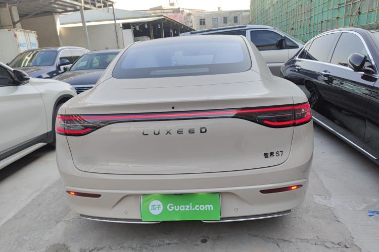 Used Hima Luxeed S7 2025 855 km Max
