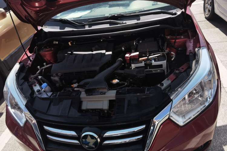 Used Venucia R50 2015 1.6L Automatic Fashion Edition
