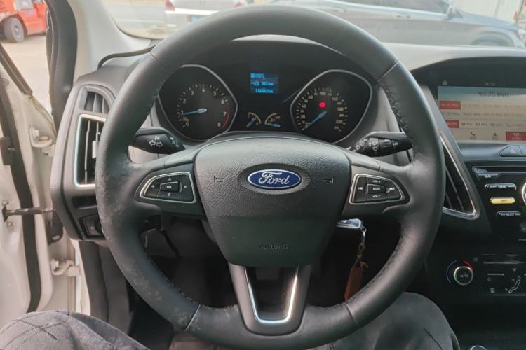 Used Ford Focus 2015 Hatchback EcoBoost 125 Automatic Supreme Style Edition
