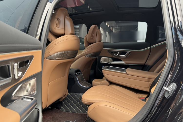 Used Mercedes-Benz E-Class 2024 Facelift E 300 L Luxury Edition
