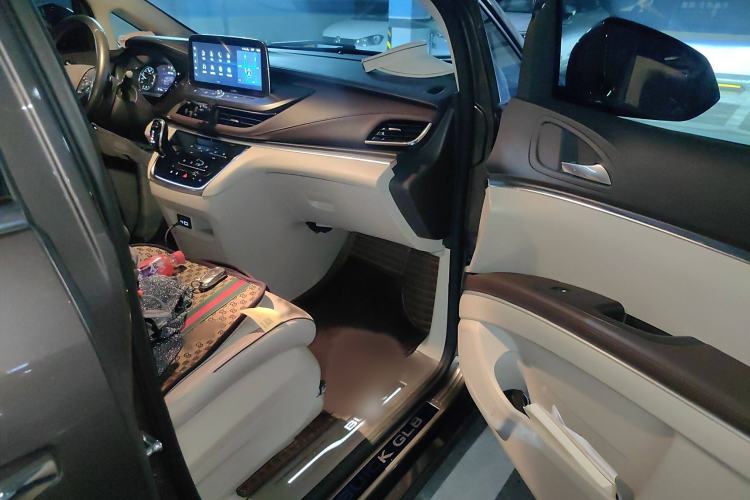 Used Buick GL8 2022 Land Executive Class 652T Prestige Model