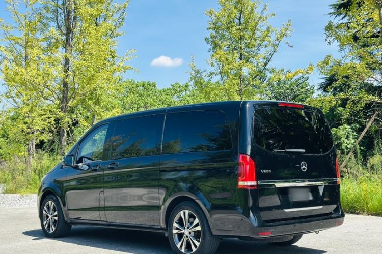 Used Mercedes-Benz V-Class 2017 V 260 Avantgarde Edition
