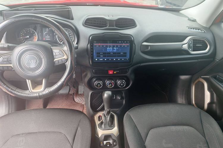 Used  Renegade 2017 180T Automatic Kinetic Edition+
