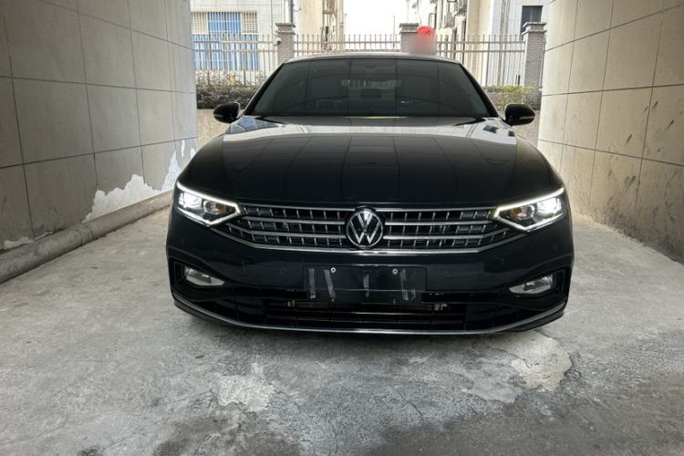 Used Volkswagen Magotan 2023 2 Million Units Limited Edition 330TSI DSG Leading Version
