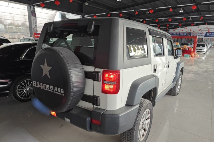 Used Beijing Auto BJ40 2016 40L 2.0T Manual All-Wheel Drive Prestige Edition
