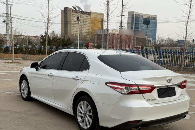 Used Toyota Camry 2021 2.0G Luxury Edition
