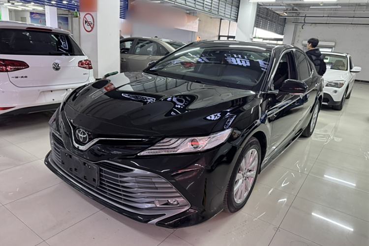 Used Toyota Camry 2018 2.0G Luxury Edition
