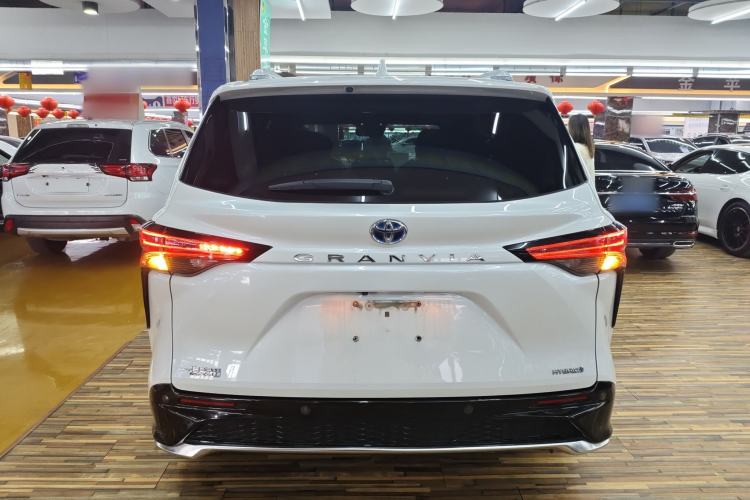 Used Toyota Granvia 2023 2.5L Hybrid Prestige VIP Edition
