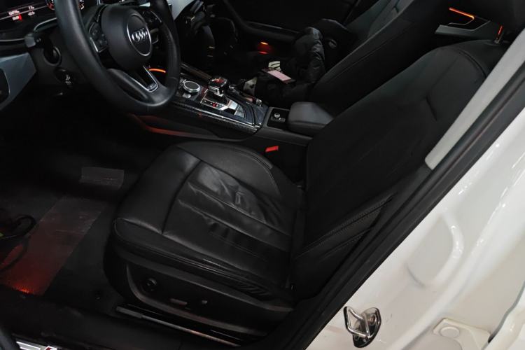 Used Audi A4L 2019 40 TFSI Fashion Edition China VI Emission Standard
