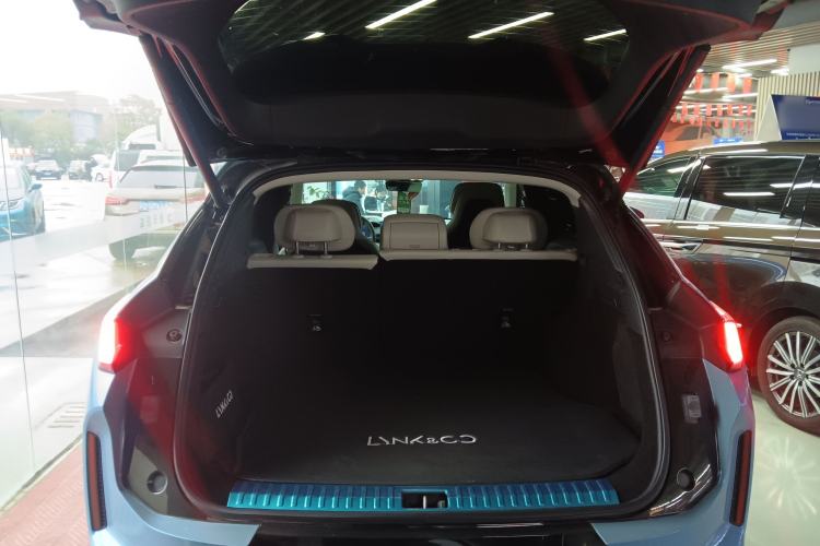 Used Lynk & Co 08 EM-P 2023 220km All-Wheel-Drive Performance Halo
