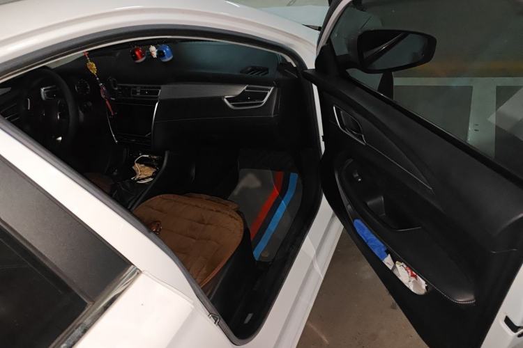 Used Roewe i5 2020 1.5L Manual 4G Connect Luxury Edition