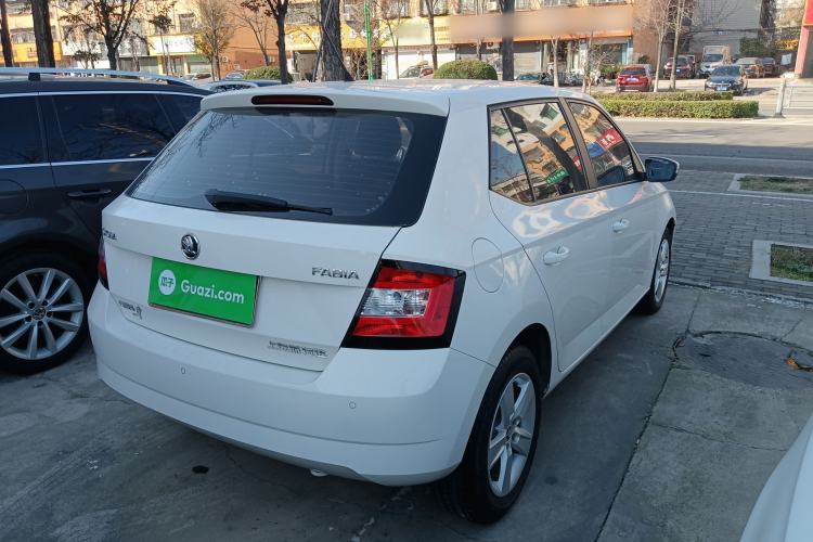 Used Skoda Fabia 2017 1.4L Automatic Car Enjoy Edition
