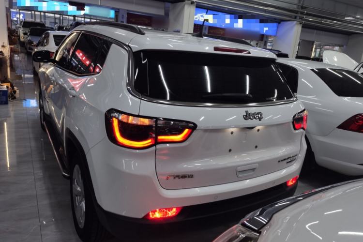 Used  Compass 2017 200T Automatic Family Edition
