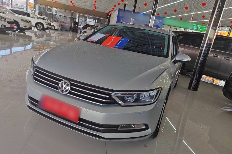 Used Volkswagen Magotan 2017 330TSI DSG Luxury Model
