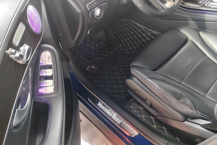 Used Mercedes-Benz GLC 2018 GLC 260 4MATIC Luxury Model
