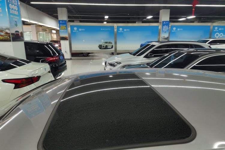 Used Toyota Avalon 2019 Dual-Engine 2.5L Luxury Edition China VI Standard
