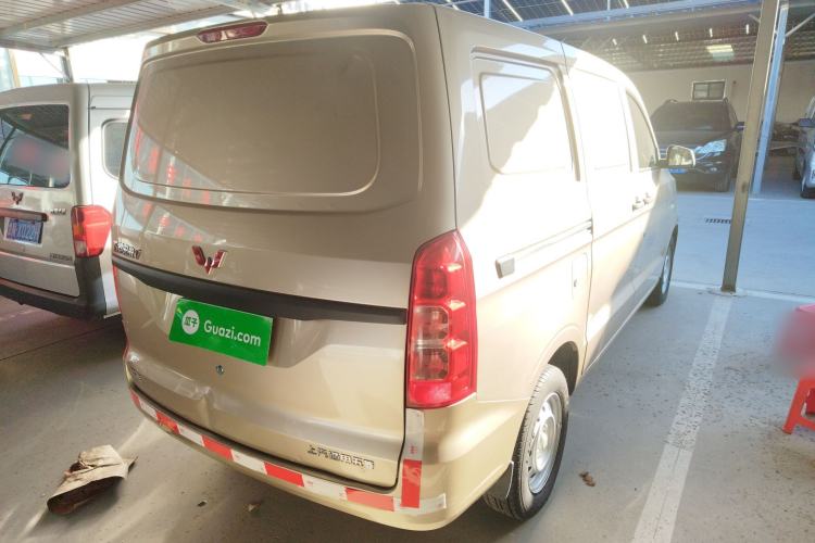 Used Wuling Hongguang V 2022 1.5L Jingqu Edition Enclosed-Window Vehicle with Electric Power Steering LAR
