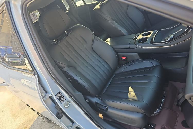 Used AION V 2024 Aion Tyrannosaurus 650 Smart Luxury Edition