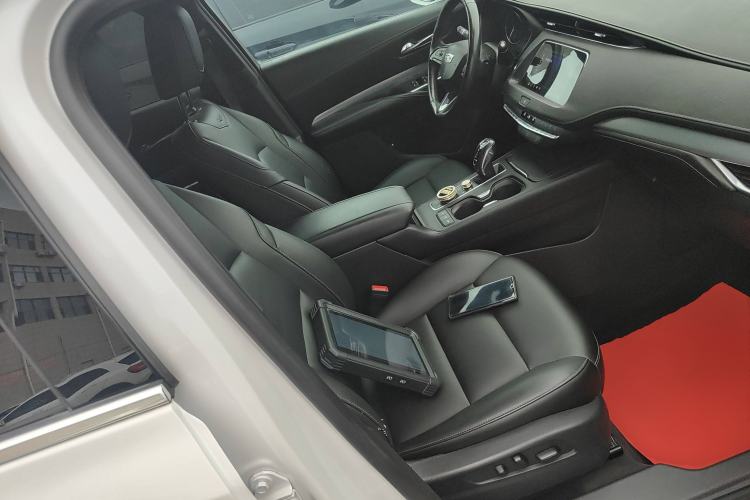 Used Cadillac XT4 2018 28T Two-Wheel-Drive Luxury Model
