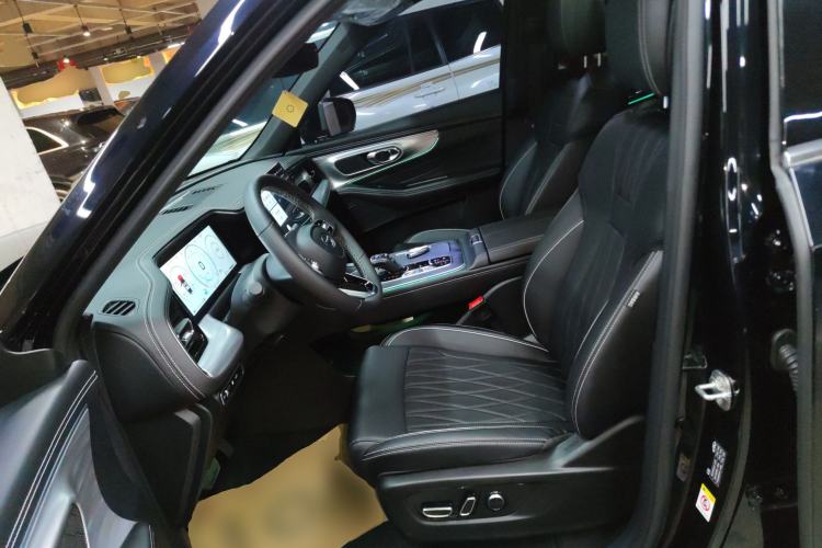 Used GAC Trumpchi GS8 2025 Linghang Series 2.0 TGDI Two-Wheel-Drive Luxury Edition 5 Seats