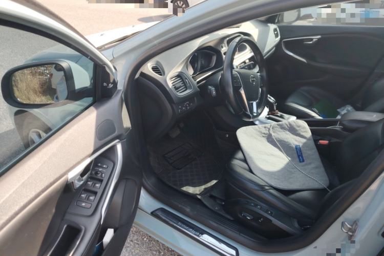 Used Volvo V40 2018 T3 Zhiya Edition