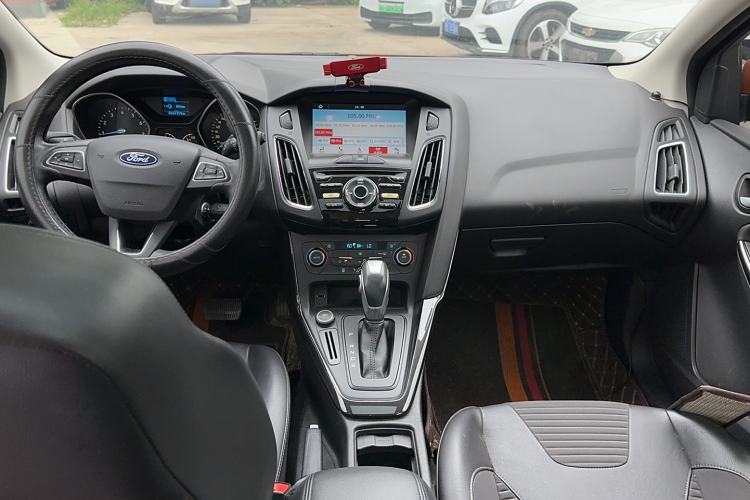 Used Ford Focus 2017 Hatchback 1.6L Automatic Fashion Edition Smart Drive Version
