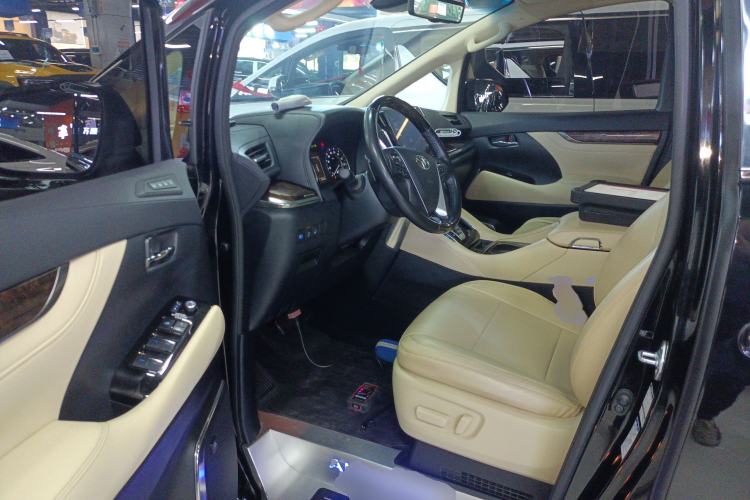 Used Toyota Alphard 2021 Dual-Engine 2.5L Luxury Edition
