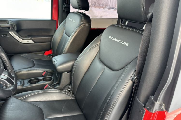Used  Wrangler 2015 3.6L Rubicon Two-Door Comfort Edition
